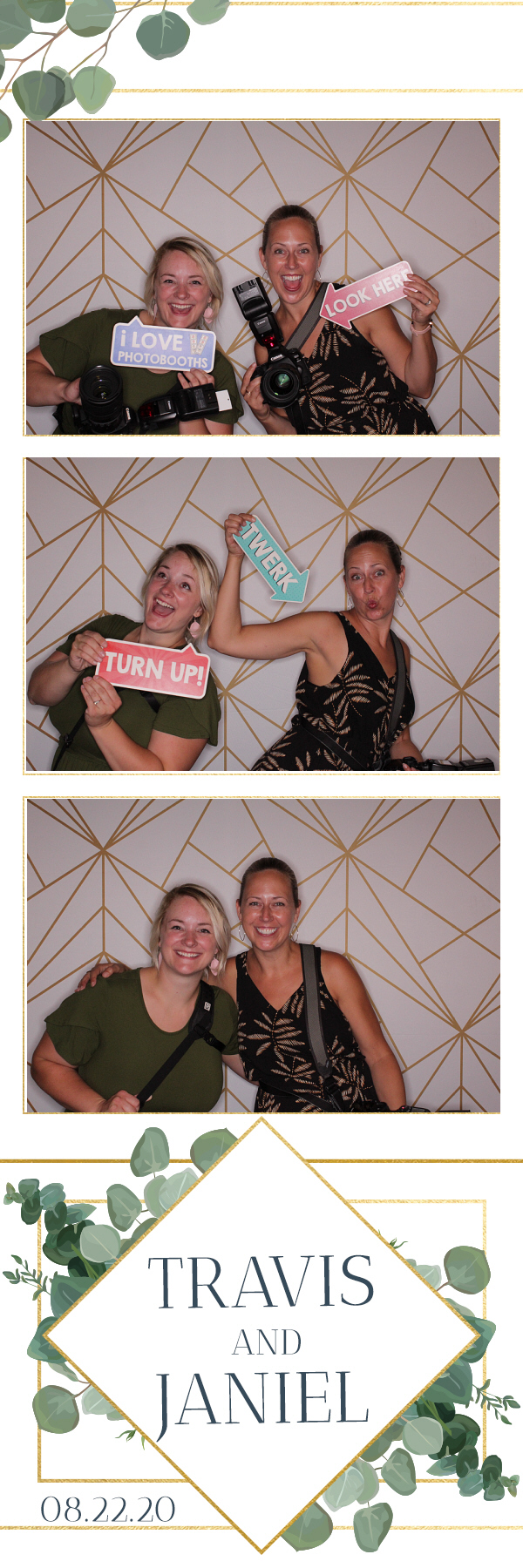 Jacquie & Dennis’ Wedding | View more photos from the event at gallery.photoboothbillings.com/u/PhotoBoothBillings/Jacquie-Dennis’-Wedding-0